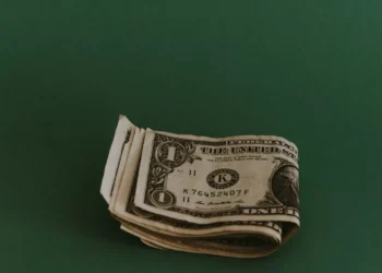 “Unlocking the Power of Finanzas: Managing Your Financial Foundation”