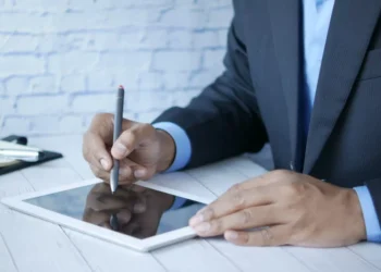 “The Power of Finanzas: Managing Your Money with Confidence”