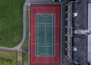 “The Impact of Deportes: Beyond Fitness to Life Lessons”