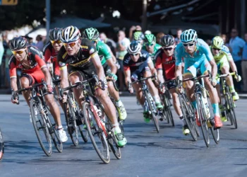 “The Impact of Deportes: Uniting People and Bodies”