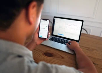 “Demystifying Finanzas: Navigating the World of Finance with Confidence”