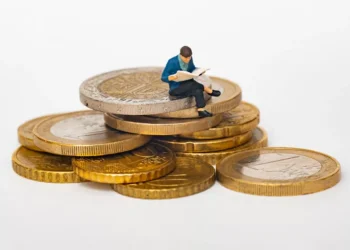 “The Power of Economía: Understanding the Basics and Beyond”