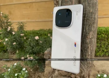 iQOO 13 SoC, Other Key Specifications Tipped; Could Feature Light Strip Design