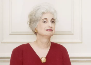 Miss Manners: She says it’s rude of me to tour my neighbors’ houses