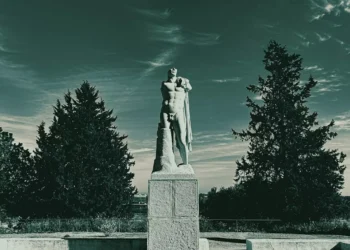 “Unleashing Jo: The Power of Art and Entertainment in Toda’s World”