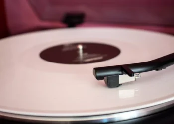 “The Unifying Power of Music: Breaking Barriers and Connecting People”