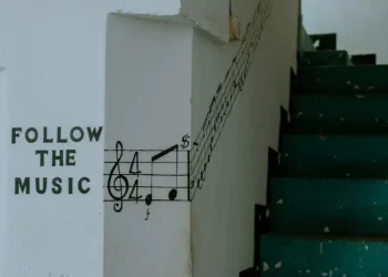 “The Power of Música: Connecting Cultures and Emotions”