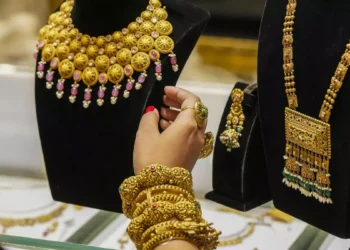 Gold imports to halve on weak demand, high prices