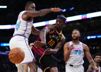 Jimmy Butler booed in return to Miami as Heat lock up Warriors