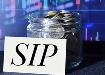 B30 cities drive mutual fund surge, account for over half of new SIPs 