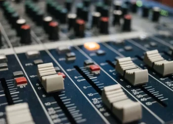 “The Unifying Power of Music: Breaking Barriers and Connecting Cultures”