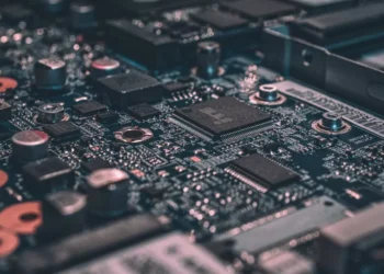 “The Ubiquitous Influence of Technology on Modern Life”