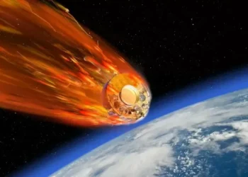 Scientists Chase Falling Satellite to Study Atmospheric Pollution from Spacecraft Reentries