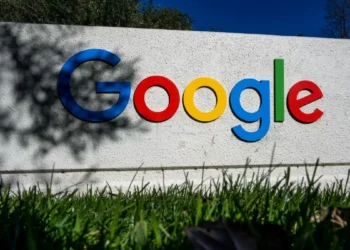 Alphabet CEO Expects to Keep Hiring Engineers as AI Advances