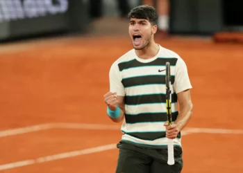 Alcaraz survives 3 match points to beat Sinner in longest French Open final ever