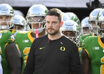 College football recruiting: Oregon bounces back, awaiting the Lyons decisions and big wins in L.A.