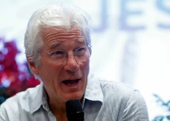 Paul Simon’s daughter blames Richard Gere for loss of dad’s historic home