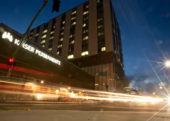 Oakland Kaiser campus on lockdown after police surround parking garage