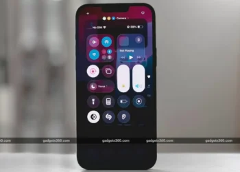 iOS 26 Beta 4 Rolling Out With Visual Changes to Liquid Glass, Notification Summaries for News and More
