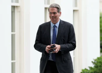 US national debt reaches a record $37 trillion, the Treasury Department reports