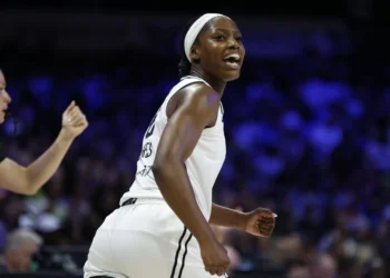 Kaila Charles finds redemption with Valkyries in career night vs. Wings