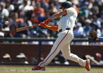 SF Giants’ Chapman lands on injured list, Roupp returns to rotation