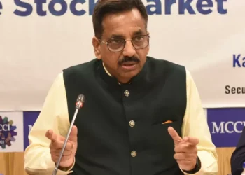 SEBI asks merchant bankers to be ‘realistic’ about setting valuations of large IPOs