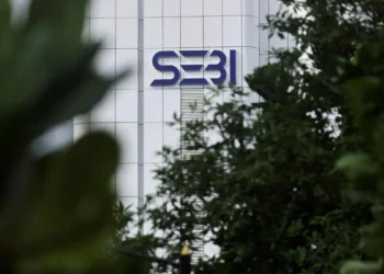 SEBI chief urges mutual fund trustees to strengthen early warning systems, oversight