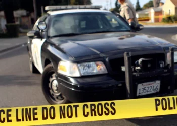 East Bay highway chase leaves suspects dead, CHP officers injured