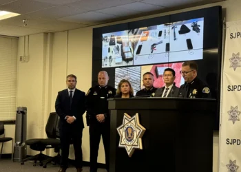 San Jose: Seven suspects arrested on suspicion of involvement in jewelry store smash and grab