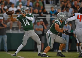 De La Salle overpowers Clayton Valley, completes 10-0 regular season