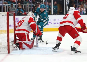 Sharks lose in shootout, but Dickinson has a weekend he’ll remember forever
