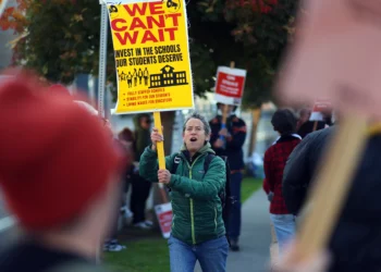 West Contra Costa schools creep closer to a new agreement as political pressure grows amid strike