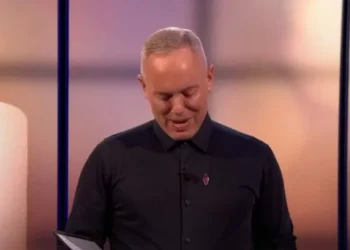 Good Morning Britain star holds back tears delivering ‘powerful’ message on air