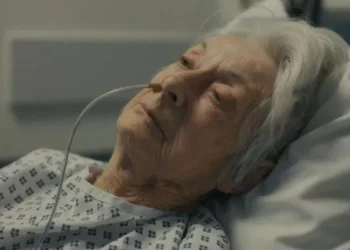 Viewers emotional as surgeon saves 88-year-old after ‘life-threatening emergency’