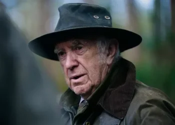 Acting legend Jonathan Pryce on his ‘Welsh King Lear’ performance in Under Salt Marsh and why show is a celebration of his homeland