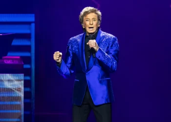 Barry Manilow Postpones Las Vegas Residency Following Cancer Surgery
