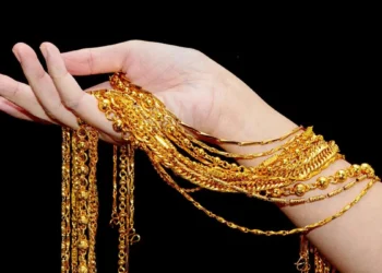 Gold, silver prices slip on weak global cues