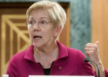 Warren accuses Trump, Hegseth of trying ‘extort’ Anthropic into removing AI guardrails